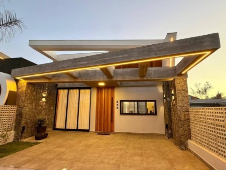 Casa 3 dormitórios em Capão da Canoa | Ref.: 10577
