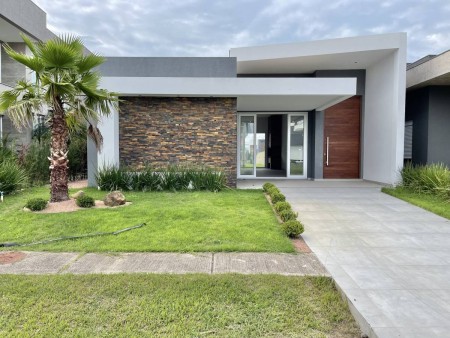 Casa em Condomínio 4 dormitórios em Capão da Canoa | Ref.: 1284